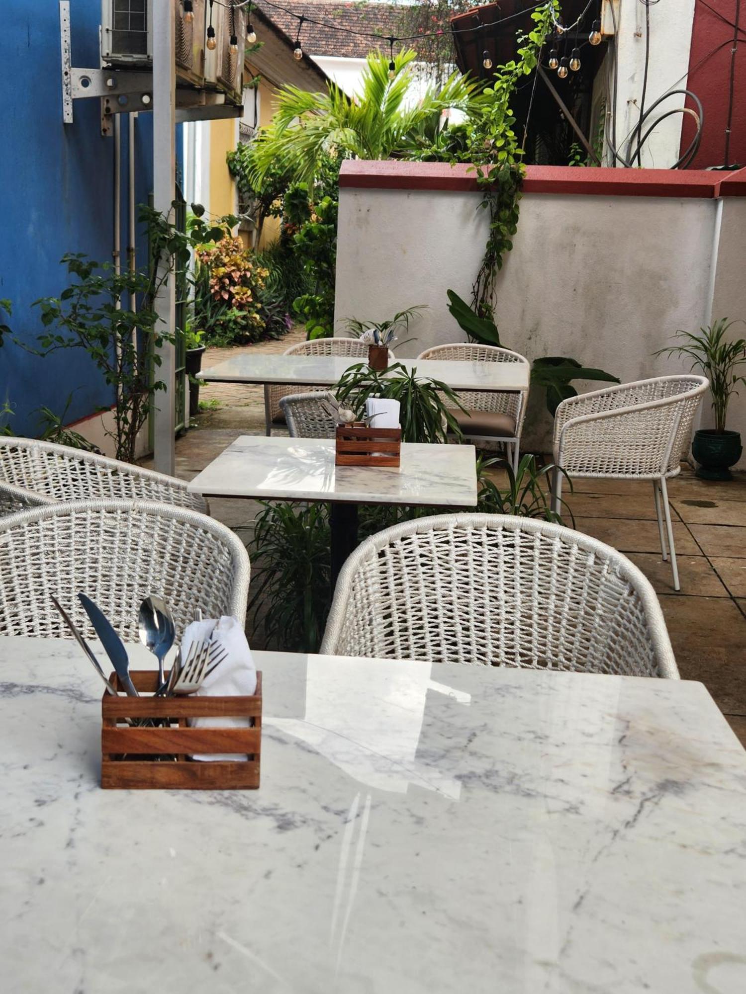 Ederra Stays & Cafe Panaji Exterior photo
